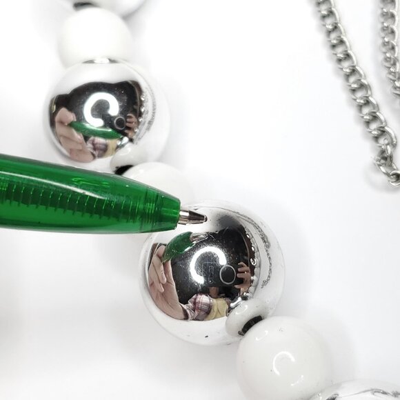 Chunky Round Beaded Necklace Shiny Silvertone White Pin Up Polka Dot 24" - Picture 4 of 4